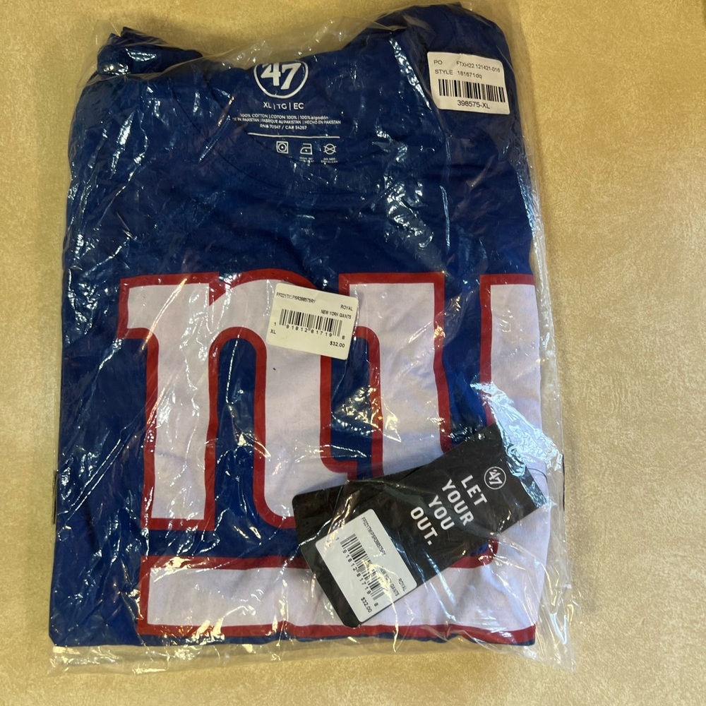 New york giants Nfl tee shirt, brand new in package with tag, men’s size xl